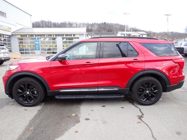 2023 Ford Explorer XLT photo 2