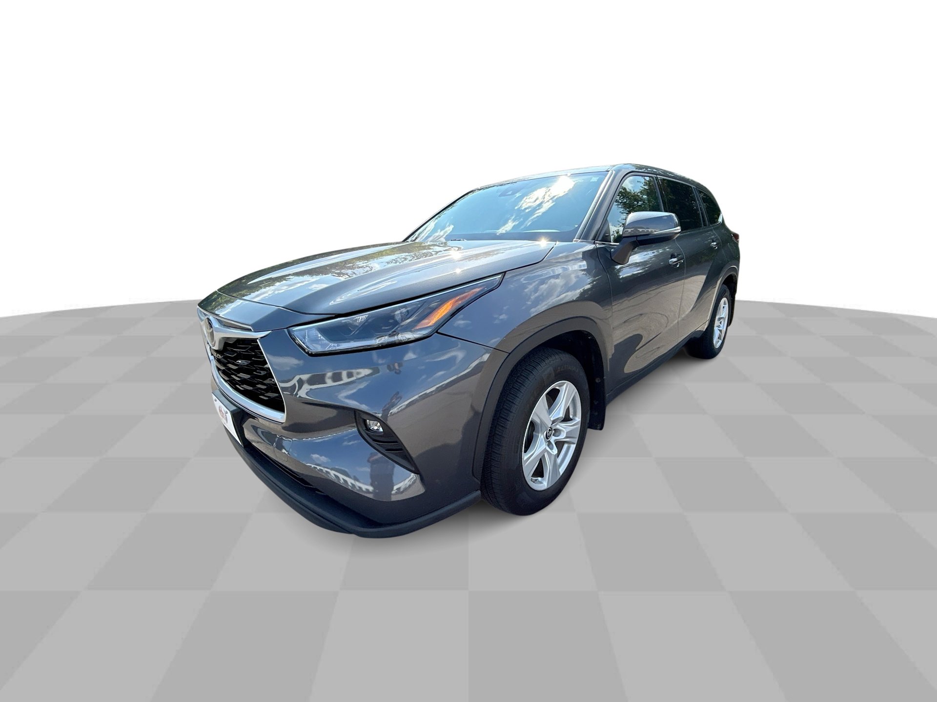 2021 Toyota Highlander LE photo 4