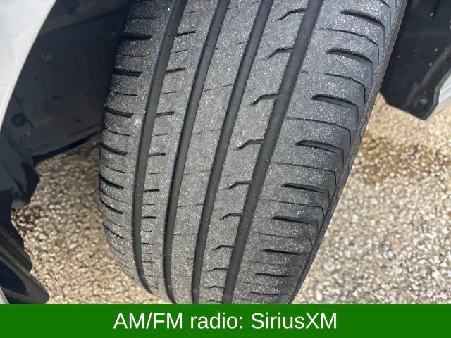 2024 Toyota Camry SE photo 4