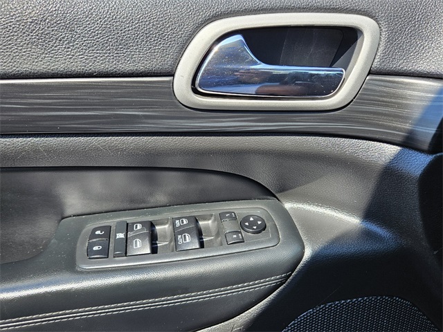 2020 Jeep Grand Cherokee Laredo E photo 27