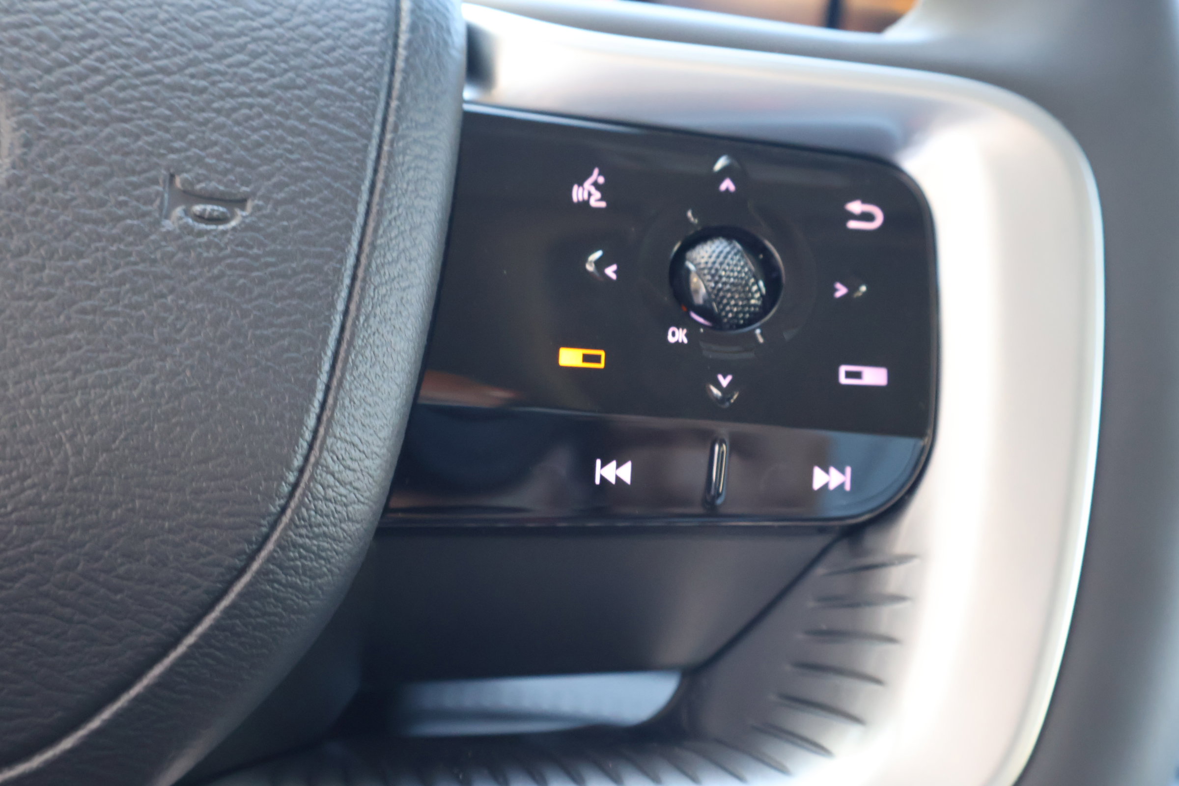 2026 Infiniti QX80 Luxe photo 23