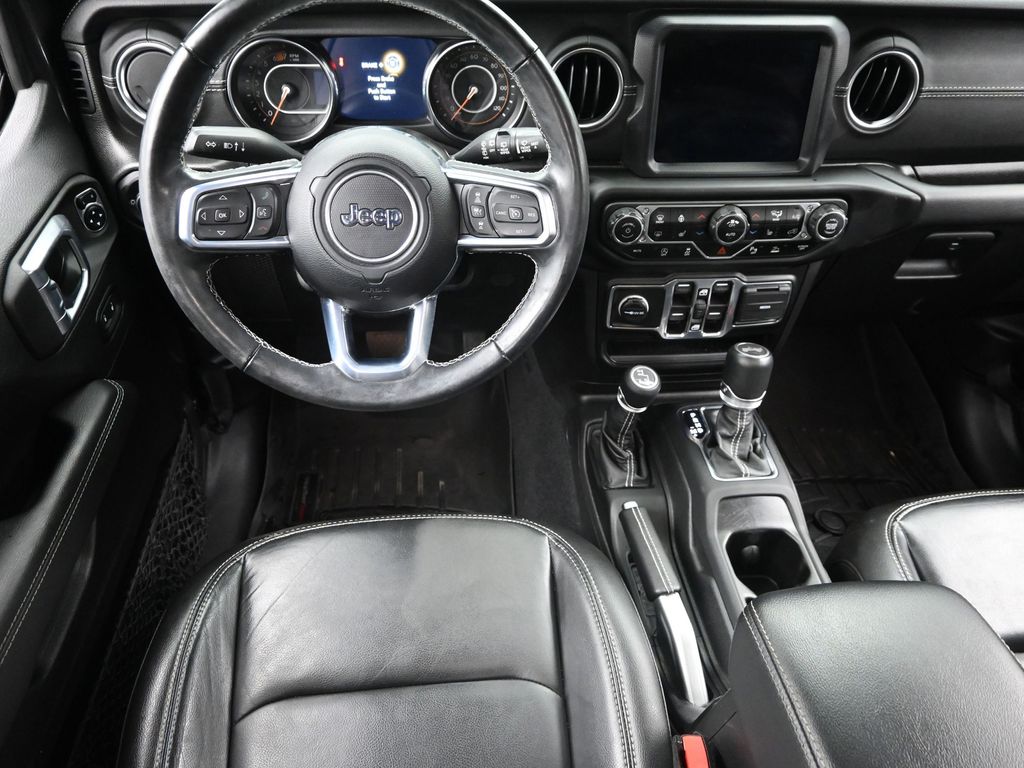 2021 Jeep Wrangler Unlimited Sahara photo 9