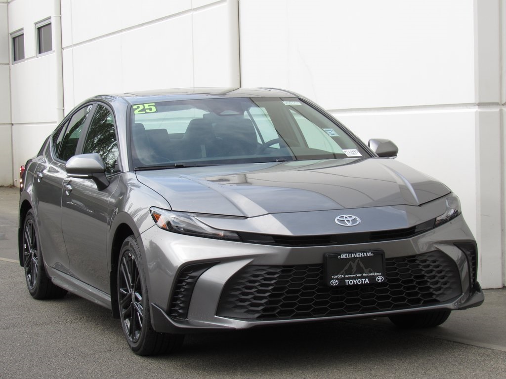 2025 Toyota Camry SE photo 2