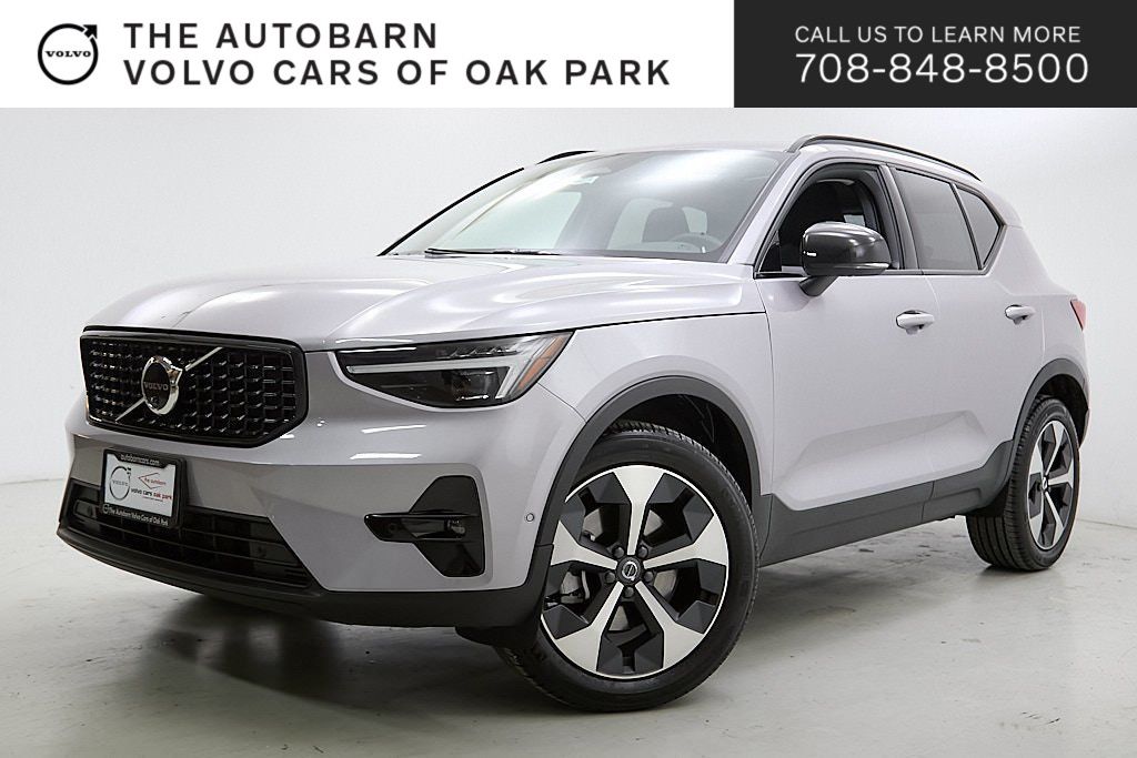2026 VOLVO XC40 - Image 32