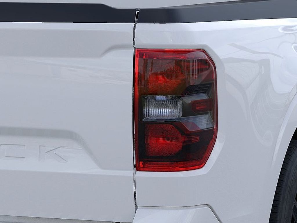 2025 Ford Maverick photo 21