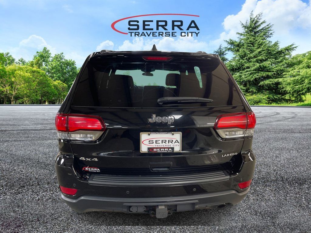 2020 Jeep Grand Cherokee Laredo E photo 4