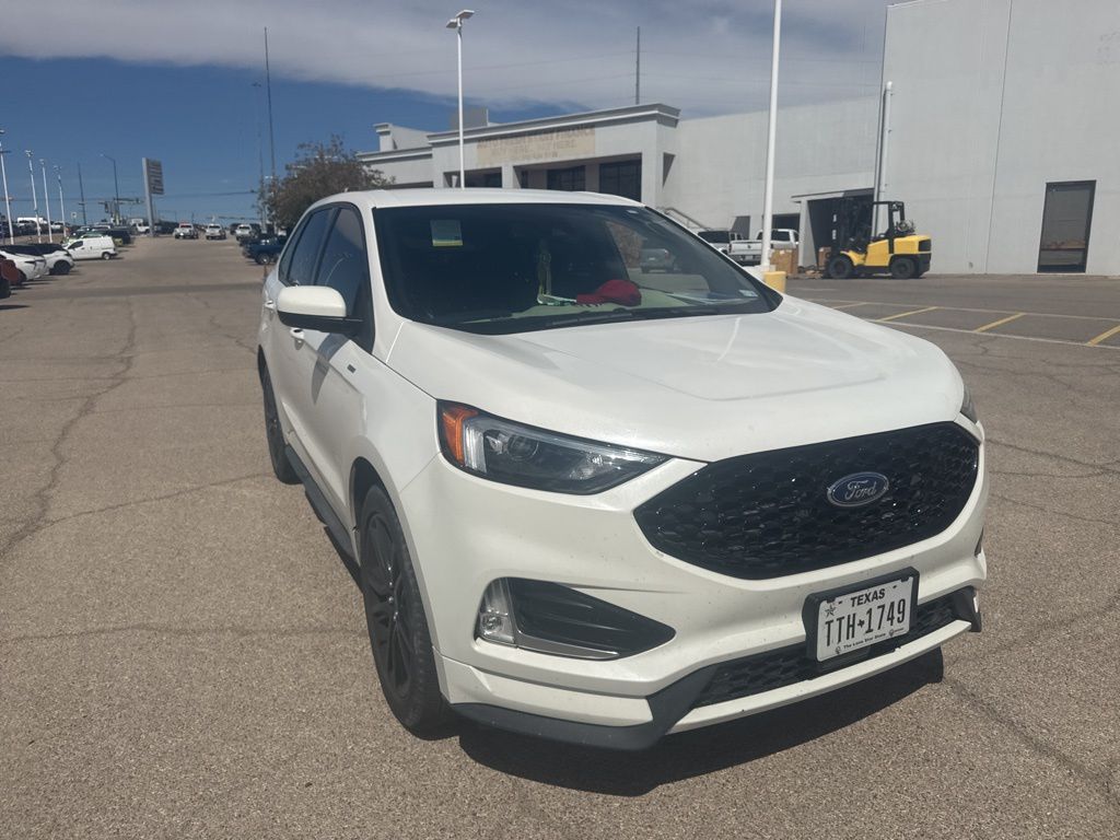 2023 Ford Edge ST photo 2