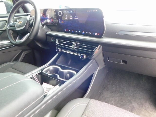2025 Chevrolet Traverse photo 18