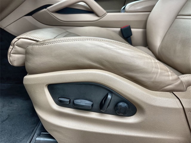 2022 Porsche Cayenne Base photo 13