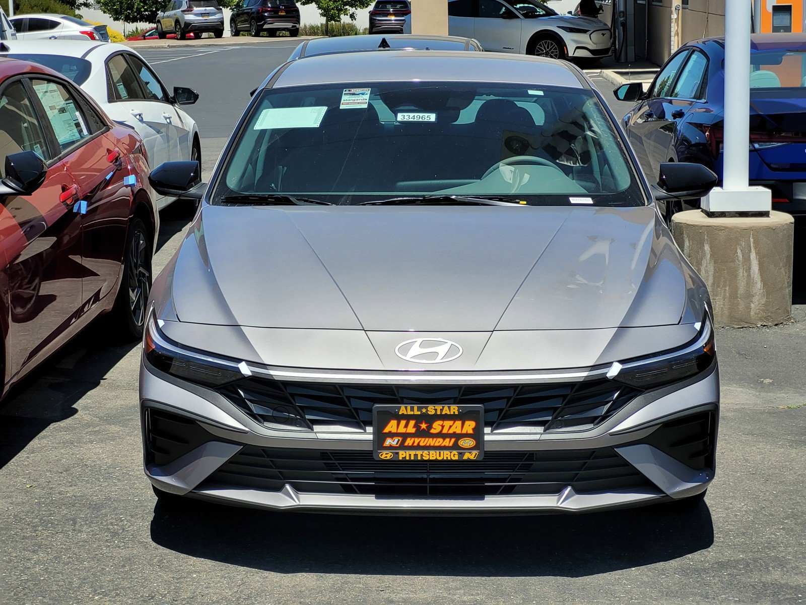 2025 Hyundai Elantra SEL Sport photo 2