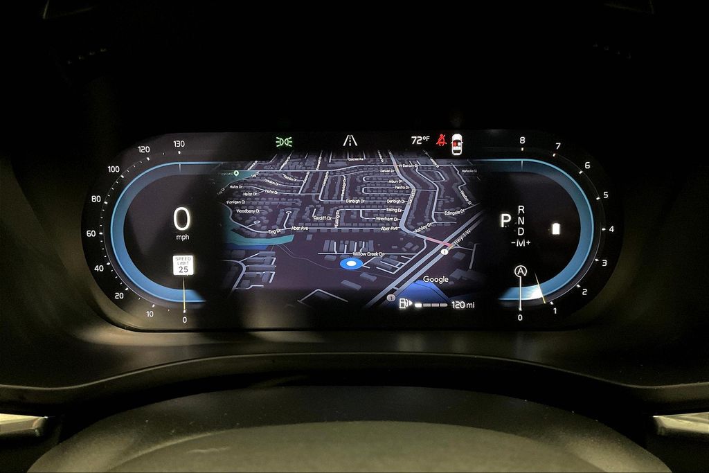 2023 Volvo XC60 B5 Plus photo 18