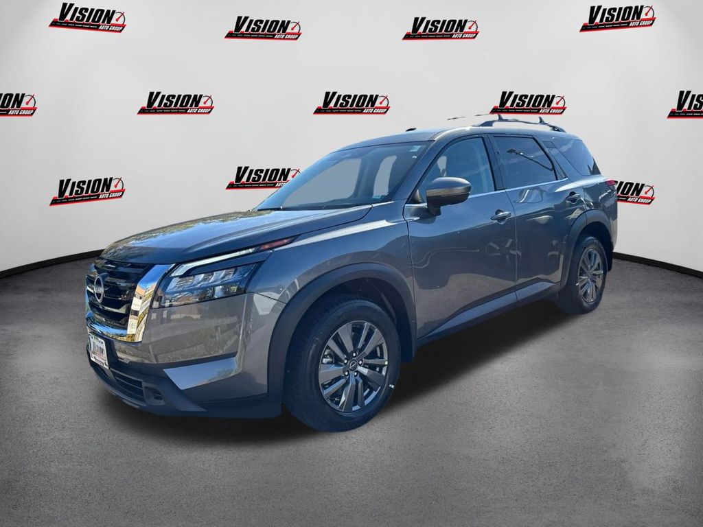 2025 Nissan Pathfinder SV's photo