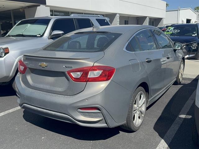 2017 Chevrolet Cruze Premier photo 3