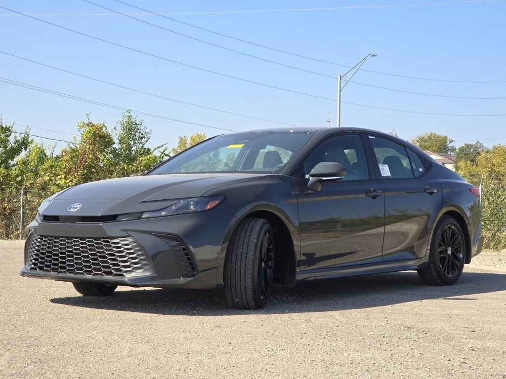 2026 Toyota Camry SE photo 3