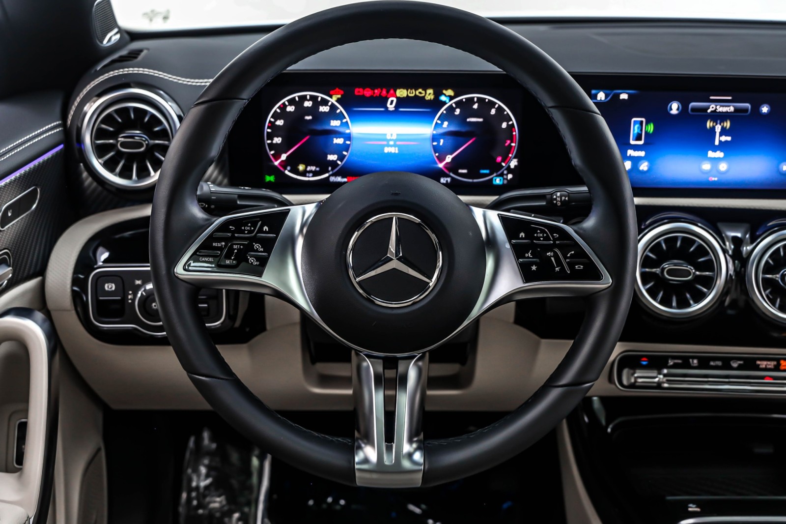 2025 Mercedes Benz CLA 250 photo 18