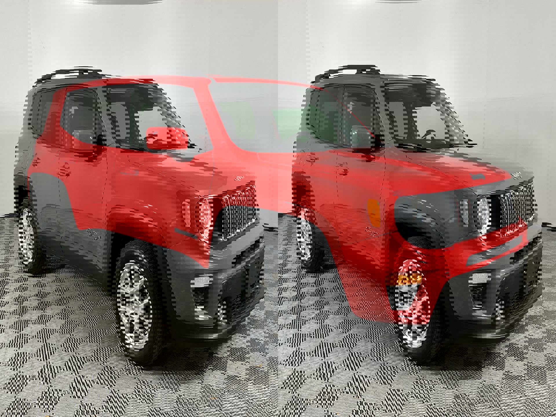 2019 Jeep Renegade Latitude photo 2