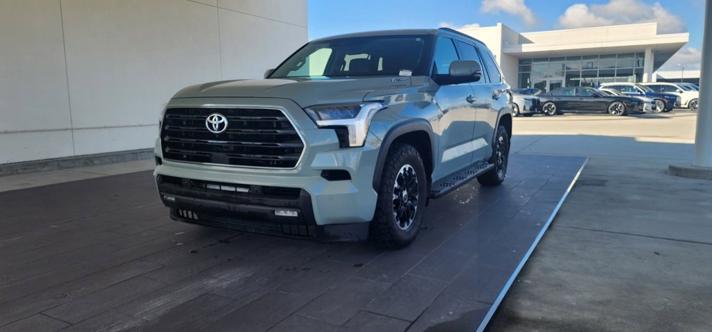 2024 Toyota Sequoia SR5's photo