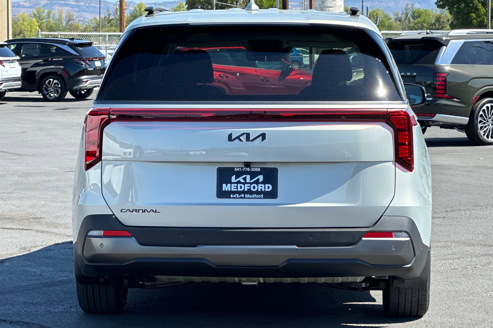 2026 Kia Carnival SX photo 4