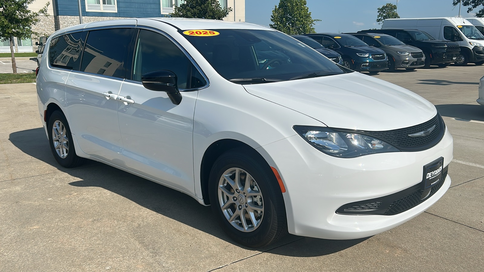 2025 Chrysler Voyager