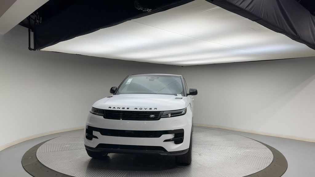 2024 Land Rover Range Rover Sport SE photo 3