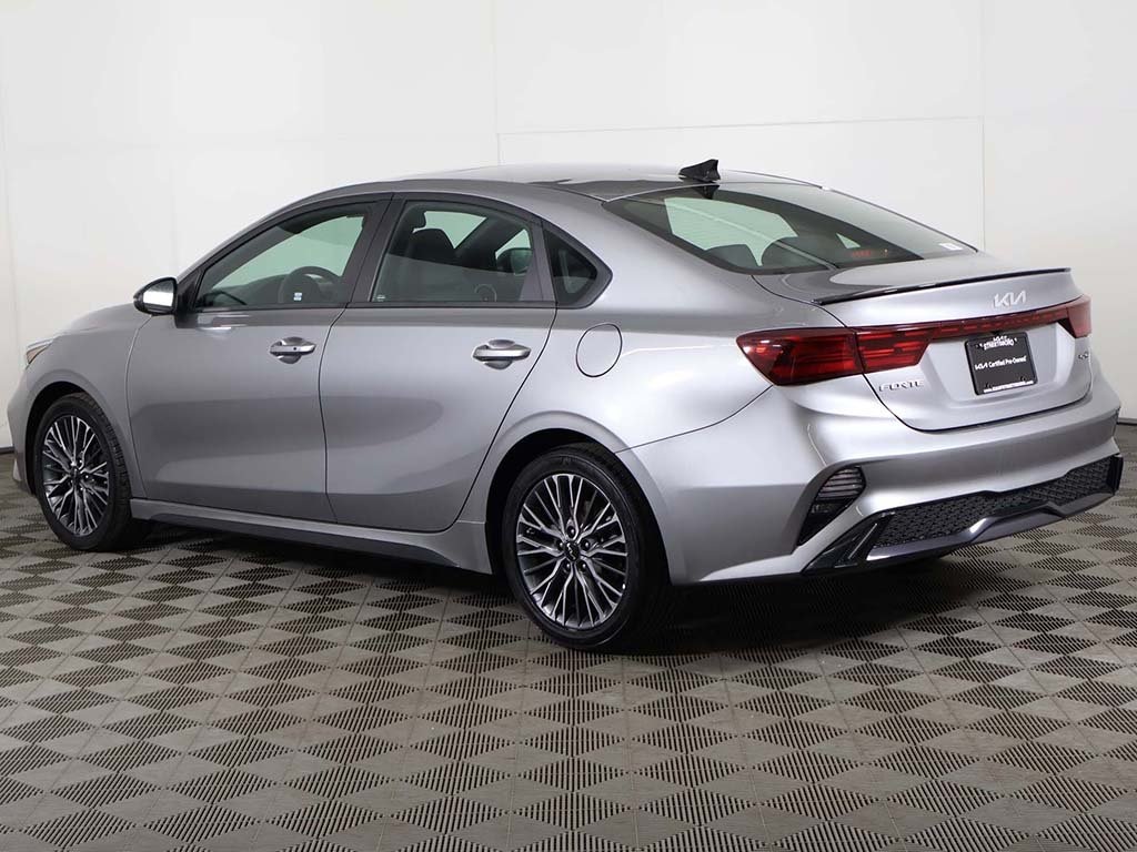 2024 Kia Forte GT-Line photo 2