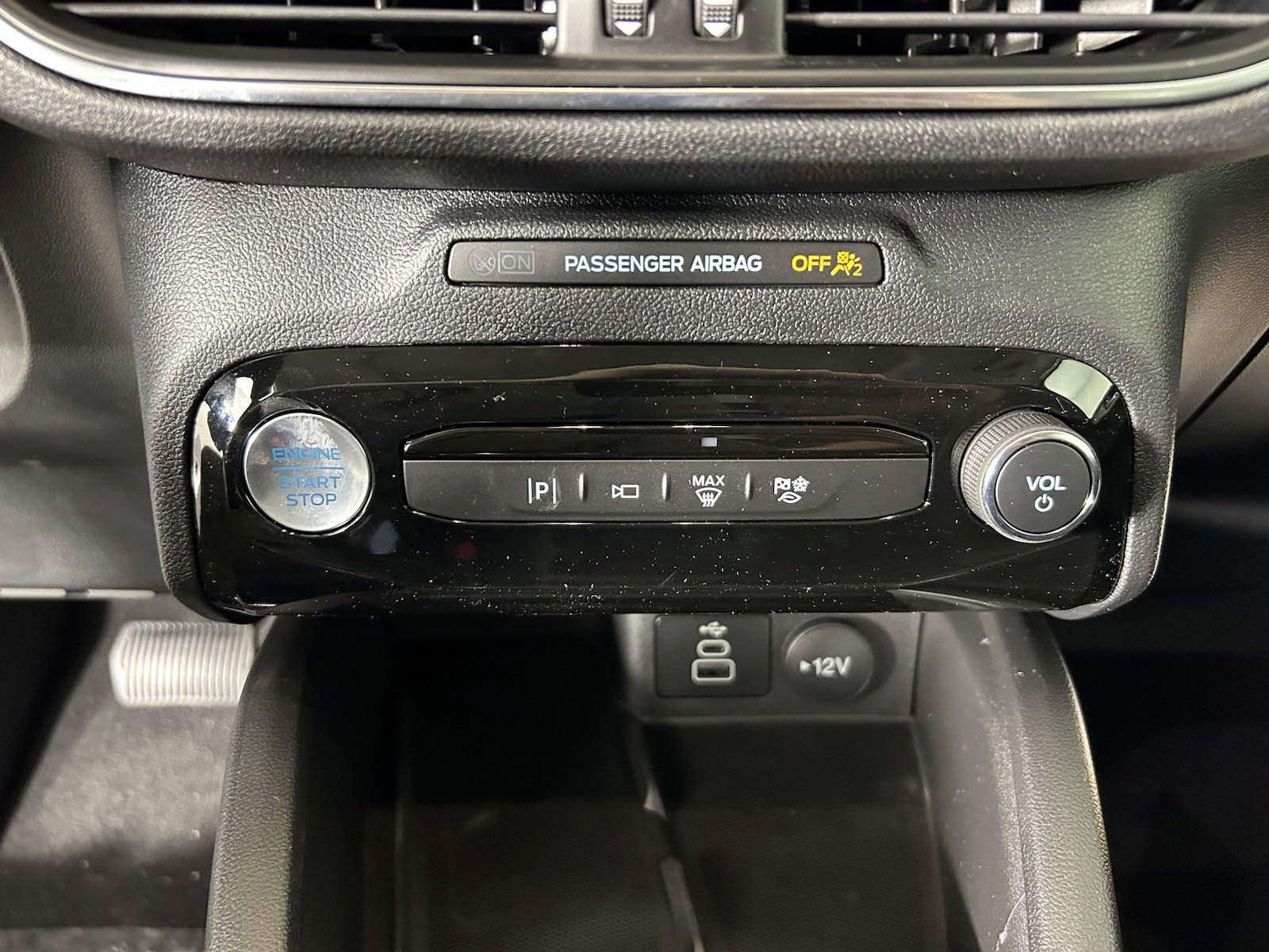 2025 Ford Escape photo 24