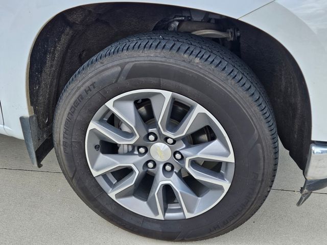 2019 Chevrolet Silverado 1500 LT photo 3