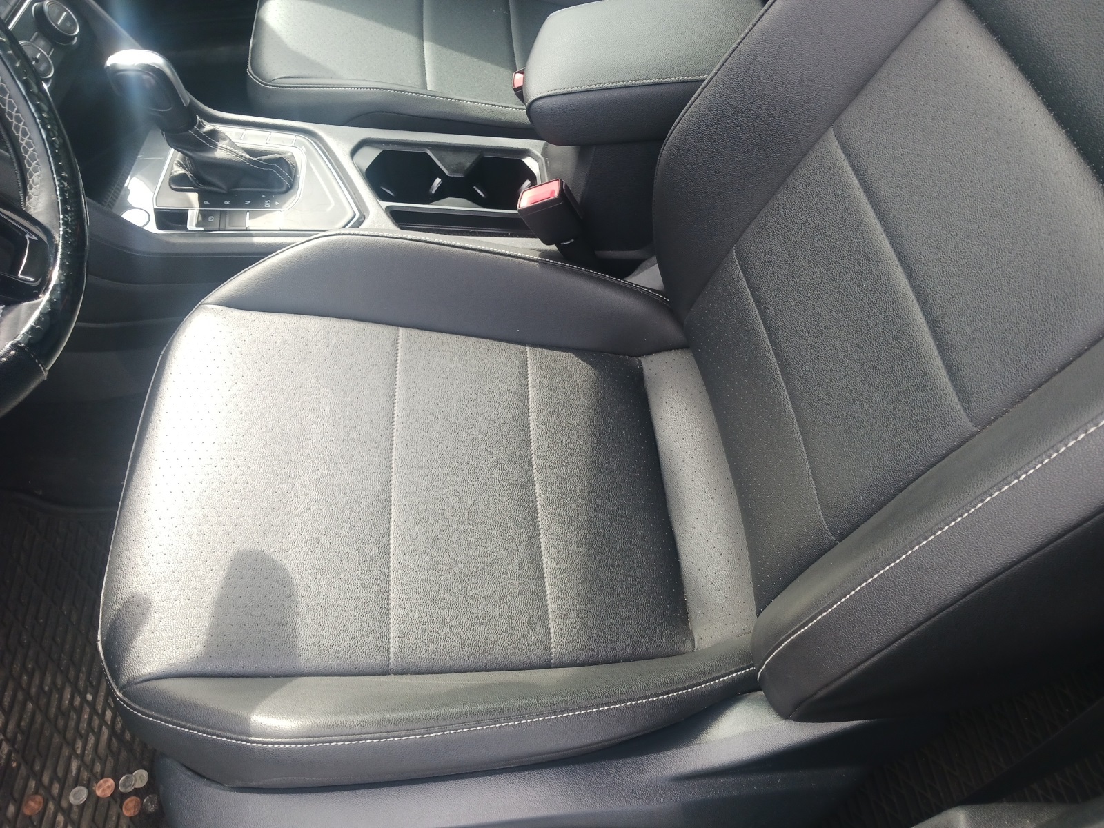 2021 Volkswagen Tiguan SE photo 3