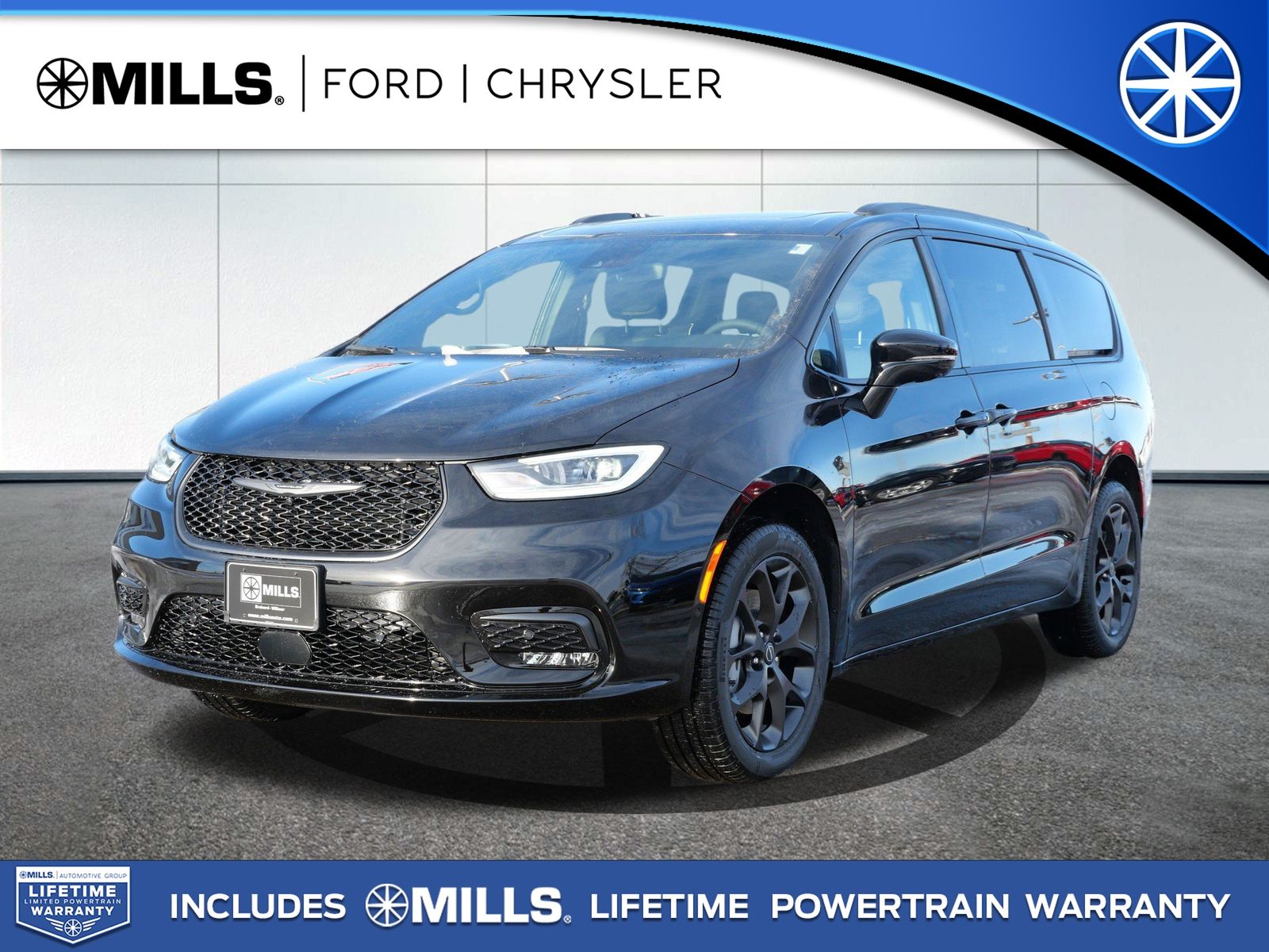 2026 Chrysler Pacifica Limited's photo