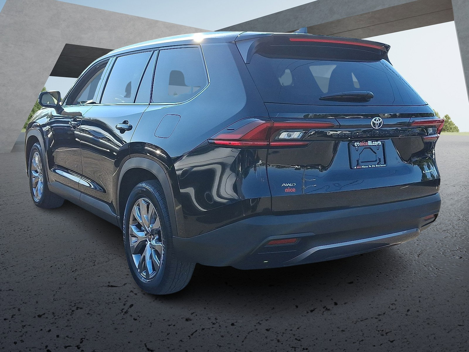 2025 Toyota Grand Highlander Limited photo 3