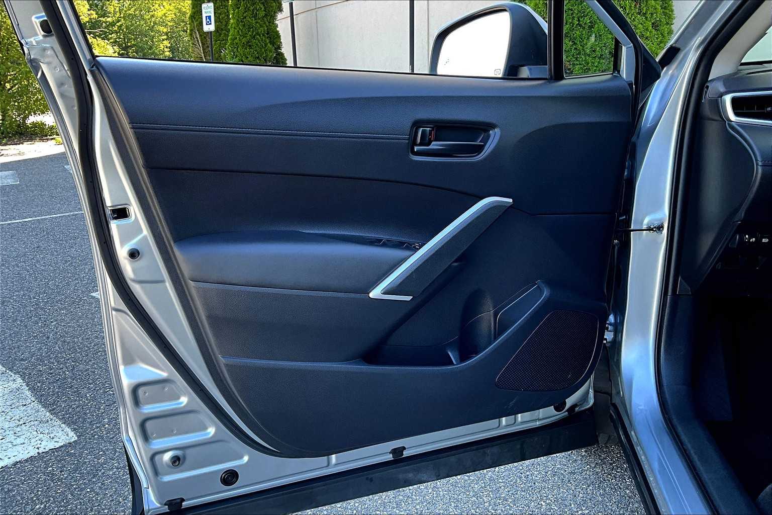 2022 Toyota Corolla Cross LE photo 20