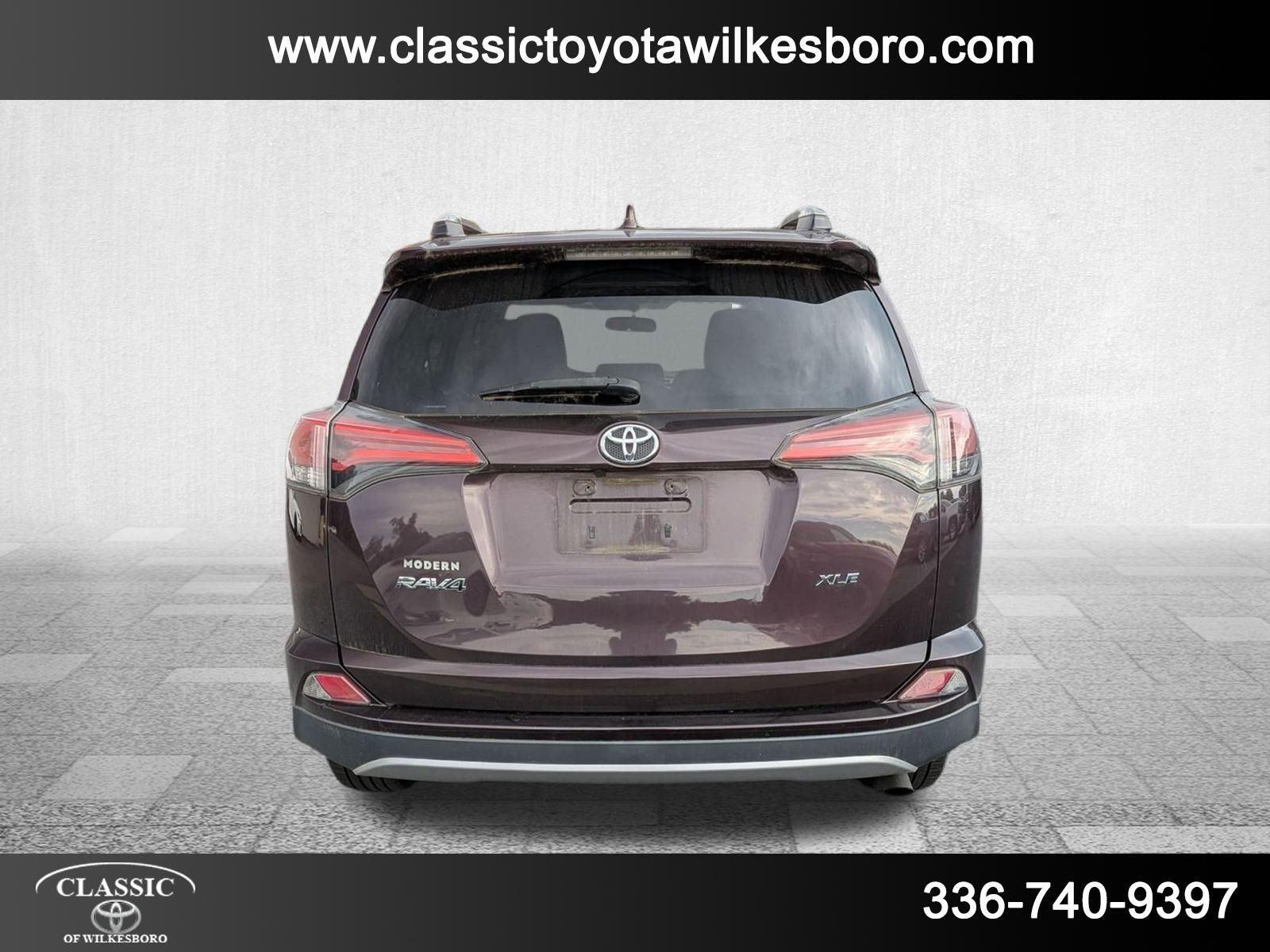 2016 Toyota RAV4 XLE photo 6