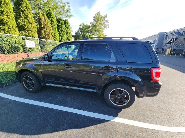 2011 Ford Escape XLT photo 2