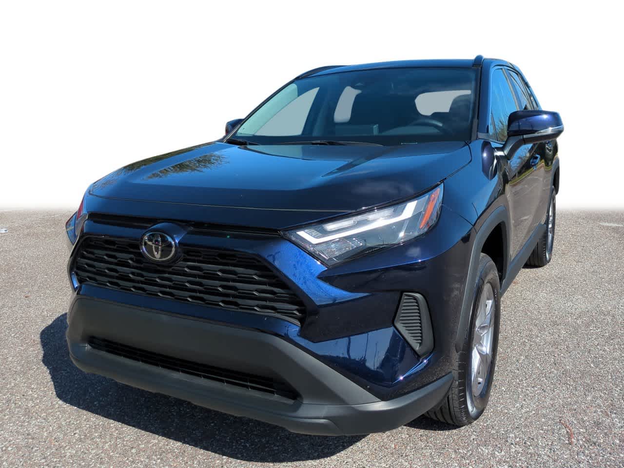 2025 Toyota RAV4 XLE's photo
