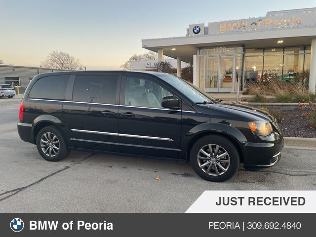 2015 Chrysler Town & Country S