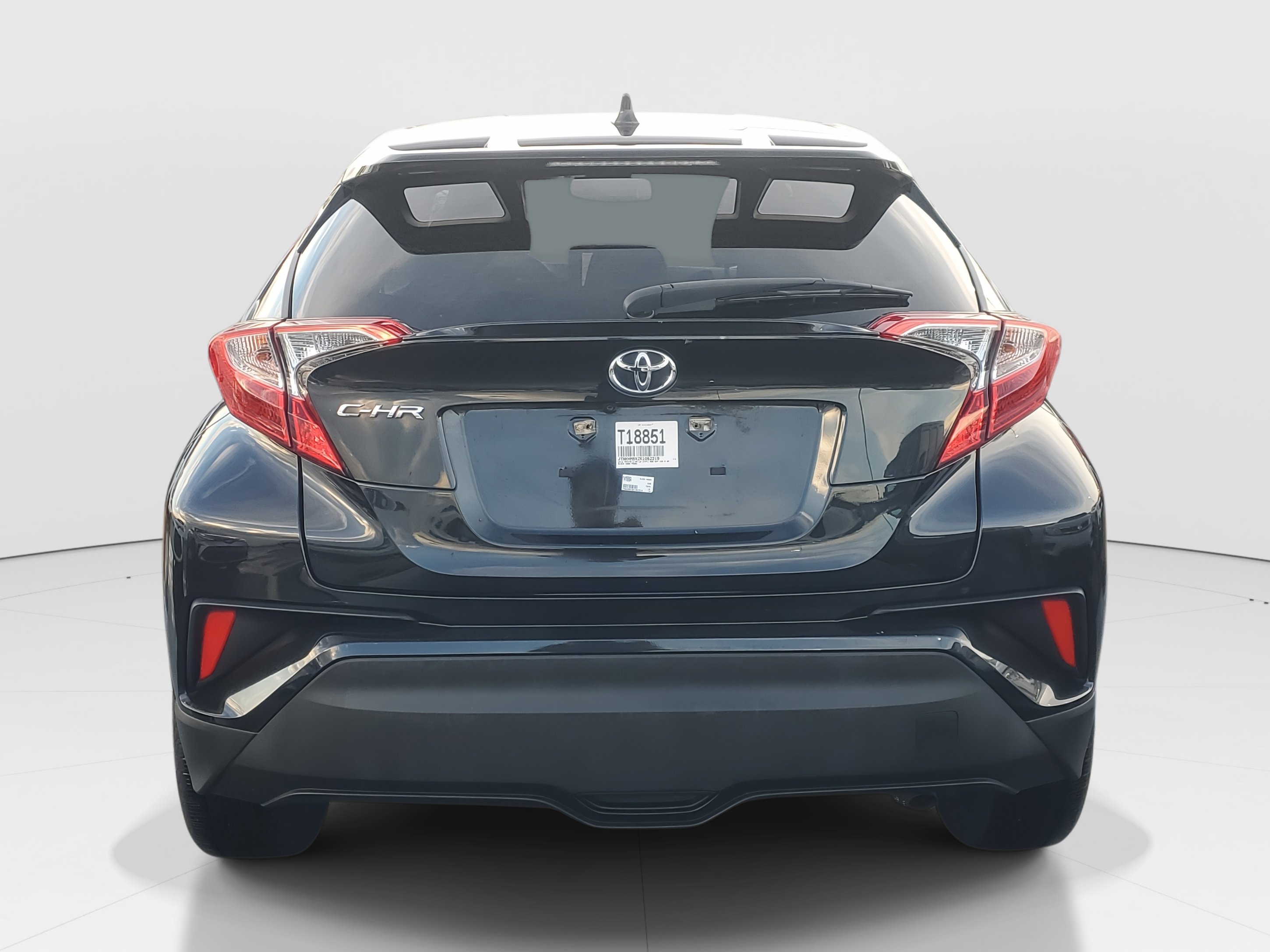 2019 Toyota C-HR LE photo 6