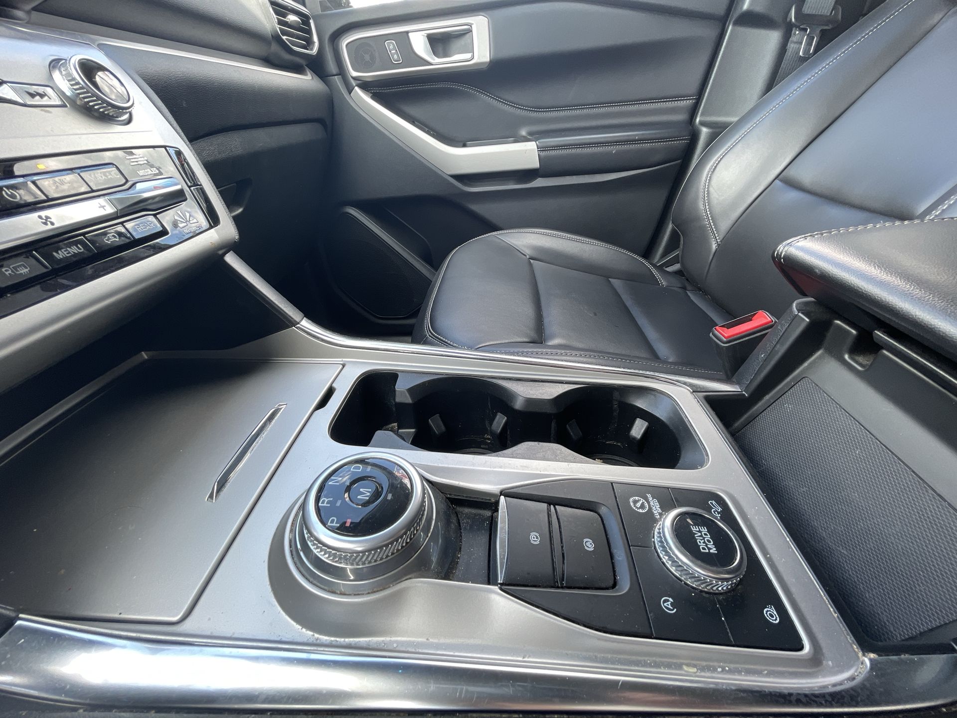 2021 Ford Explorer XLT photo 48