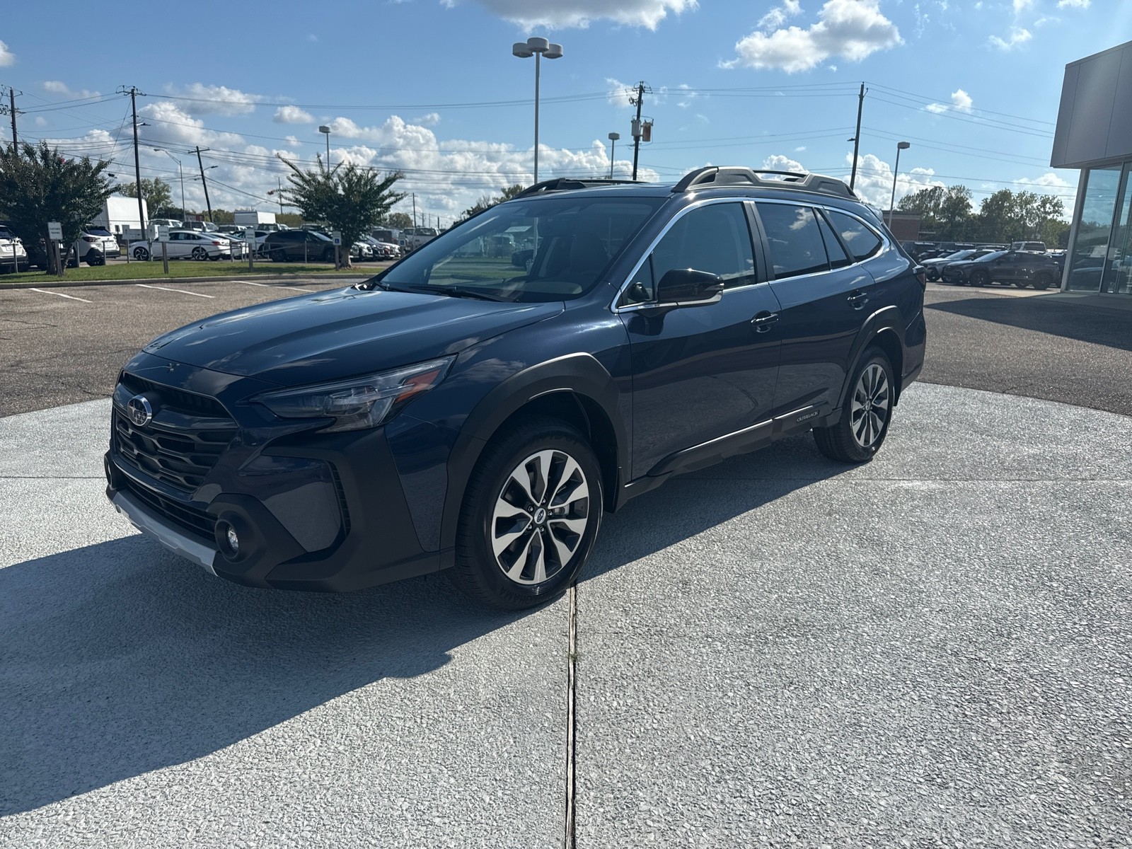 2025 Subaru Outback Limited photo 2