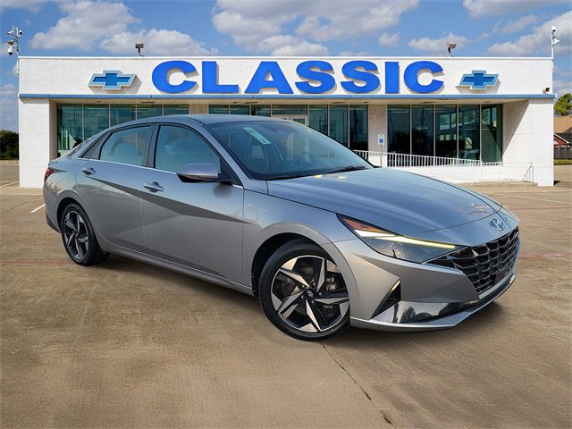 2021 Hyundai Elantra SEL's photo