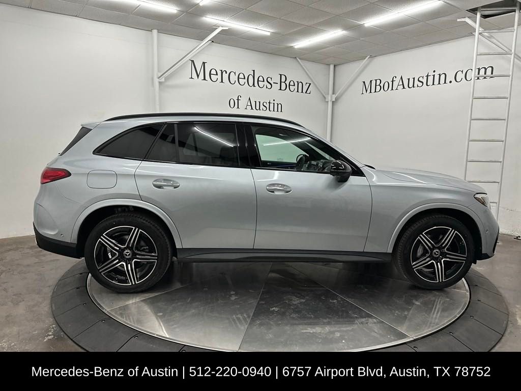 2025 Mercedes Benz GLC 300 4MATIC photo 5