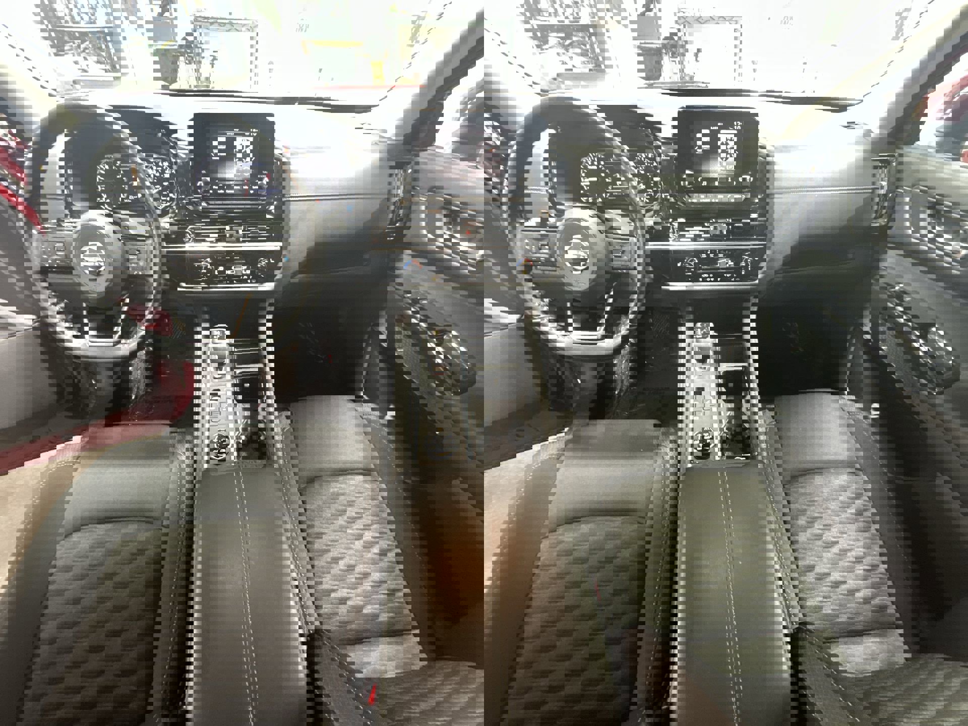 2022 Nissan Pathfinder SV photo 17