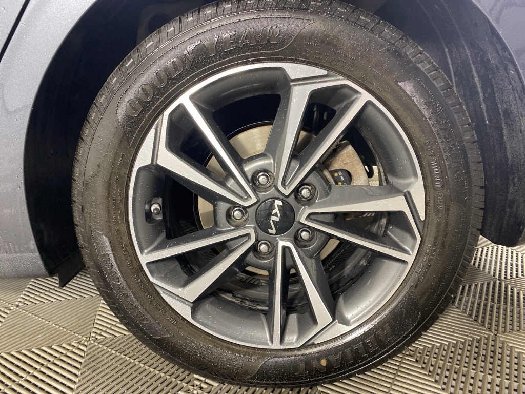 2023 Kia Forte LXS photo 9