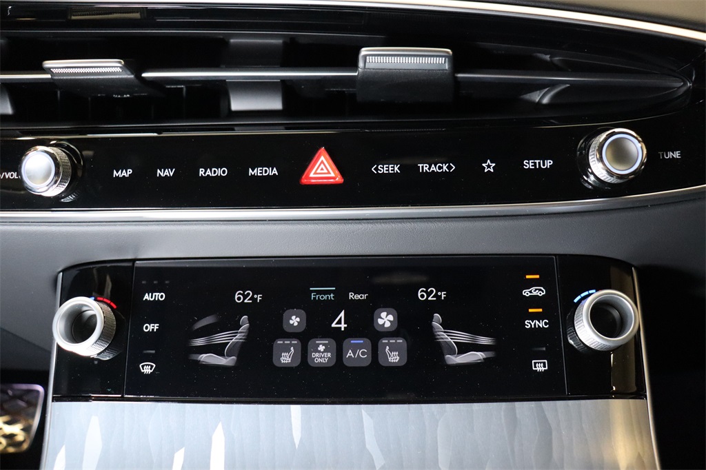 2026 Genesis Electrified GV70 photo 18
