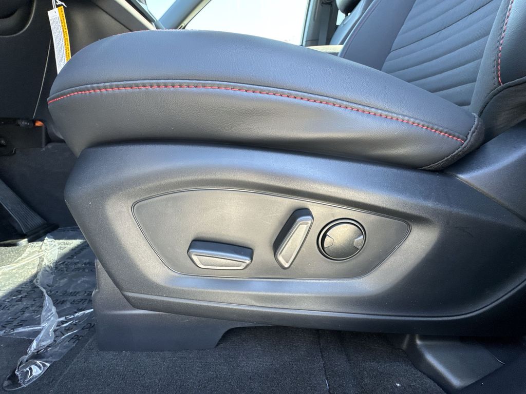 2025 Ford Explorer ST-Line photo 11