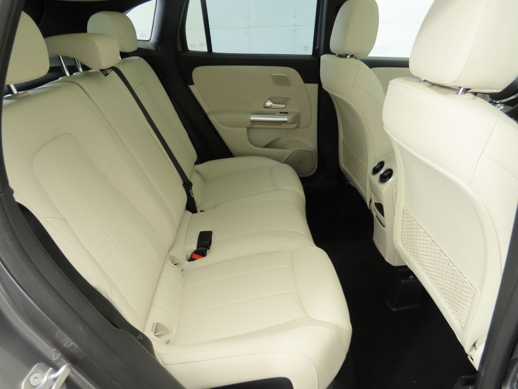 2026 Mercedes Benz GLA 250 photo 21
