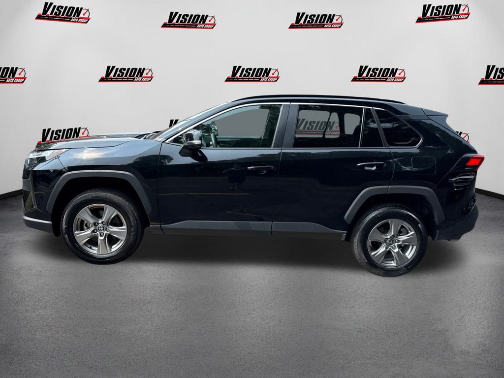 2025 Toyota RAV4 XLE photo 8