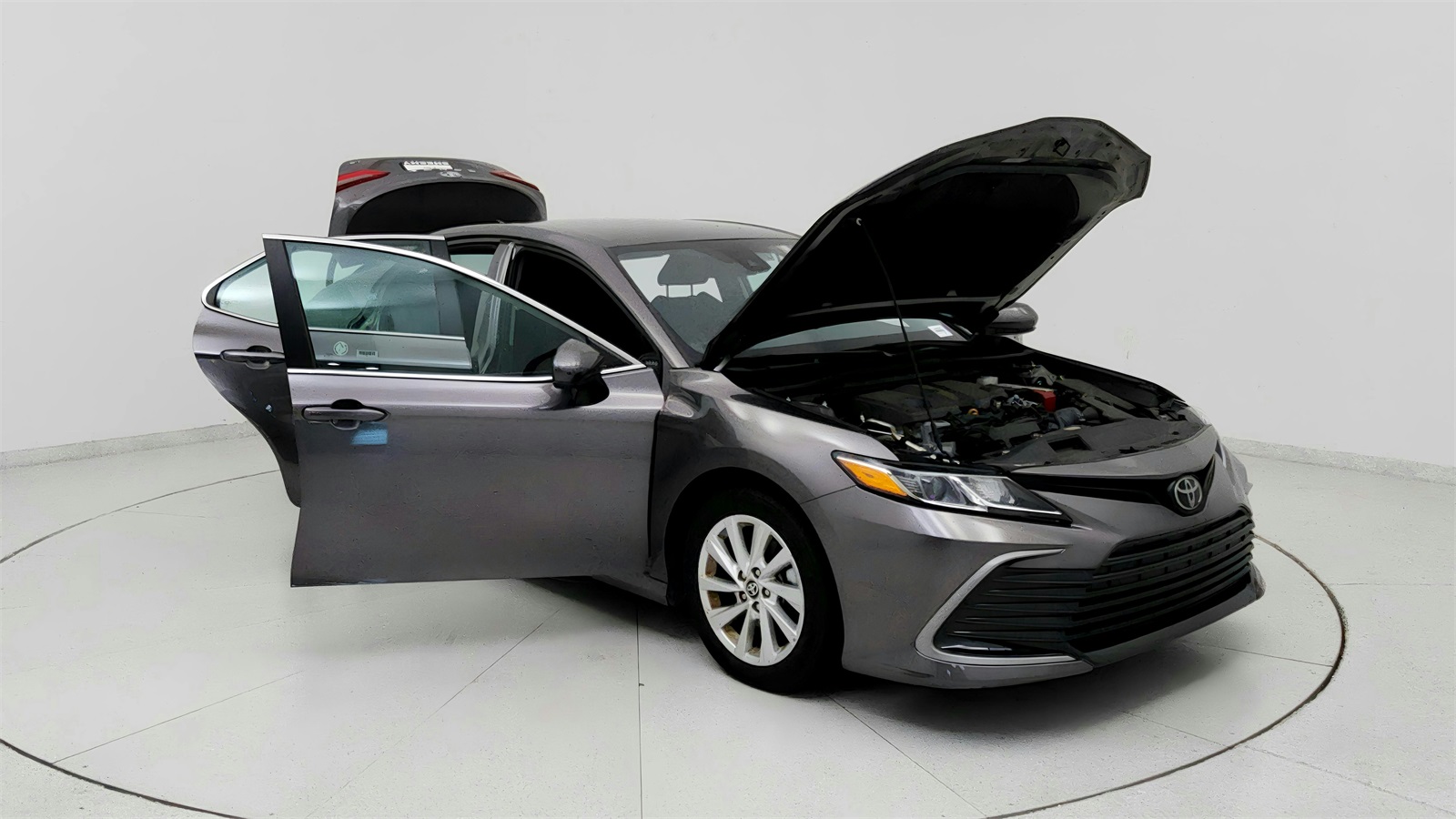 2024 Toyota Camry LE photo 9