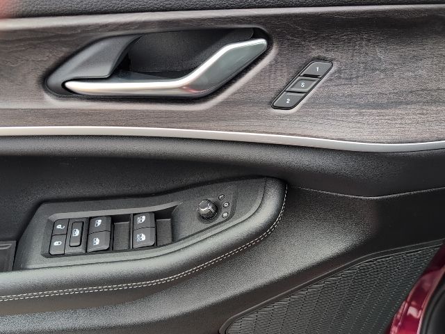 2025 Jeep Grand Cherokee Limited photo 9