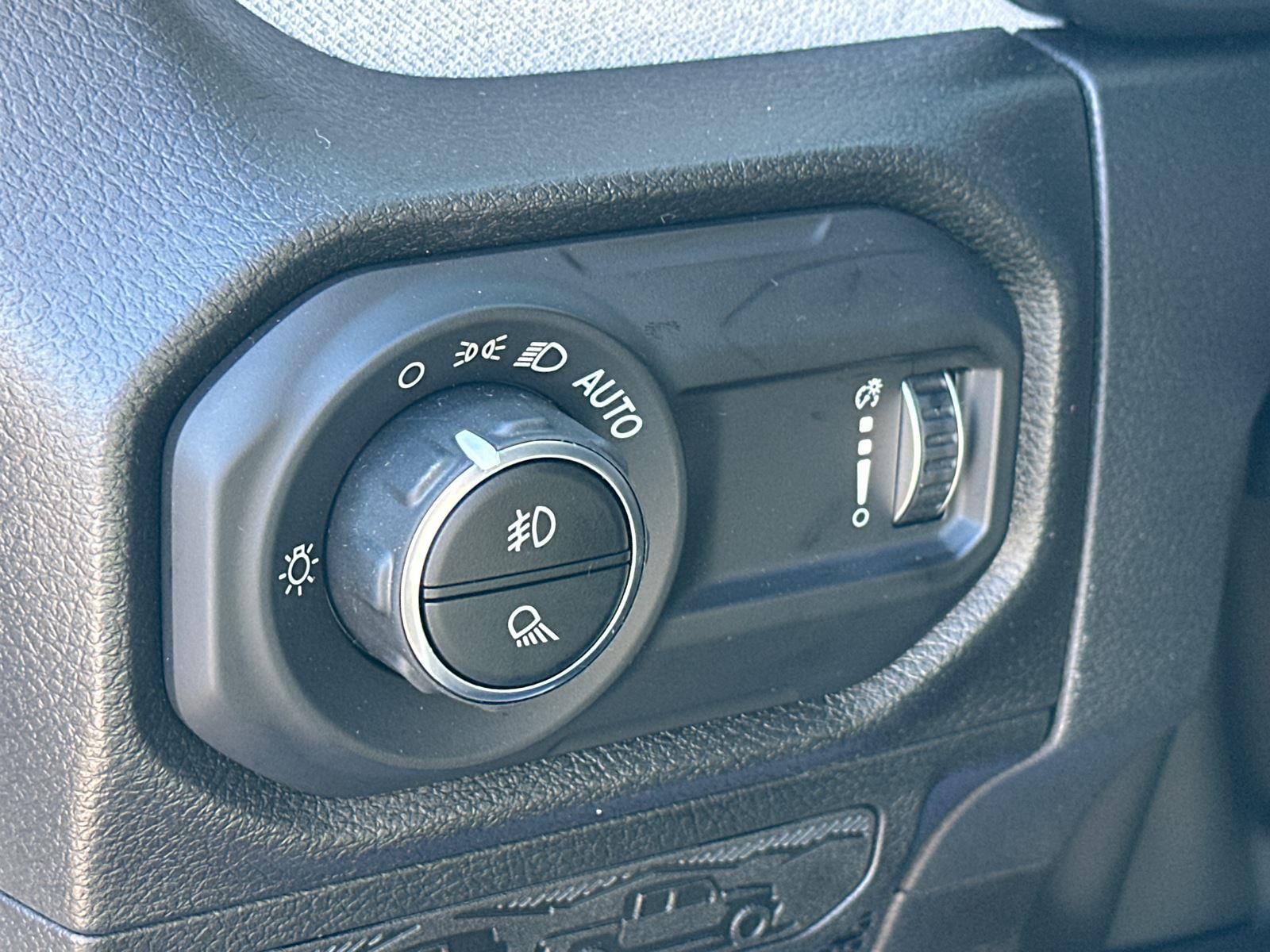 2025 Jeep Gladiator Sport S photo 13