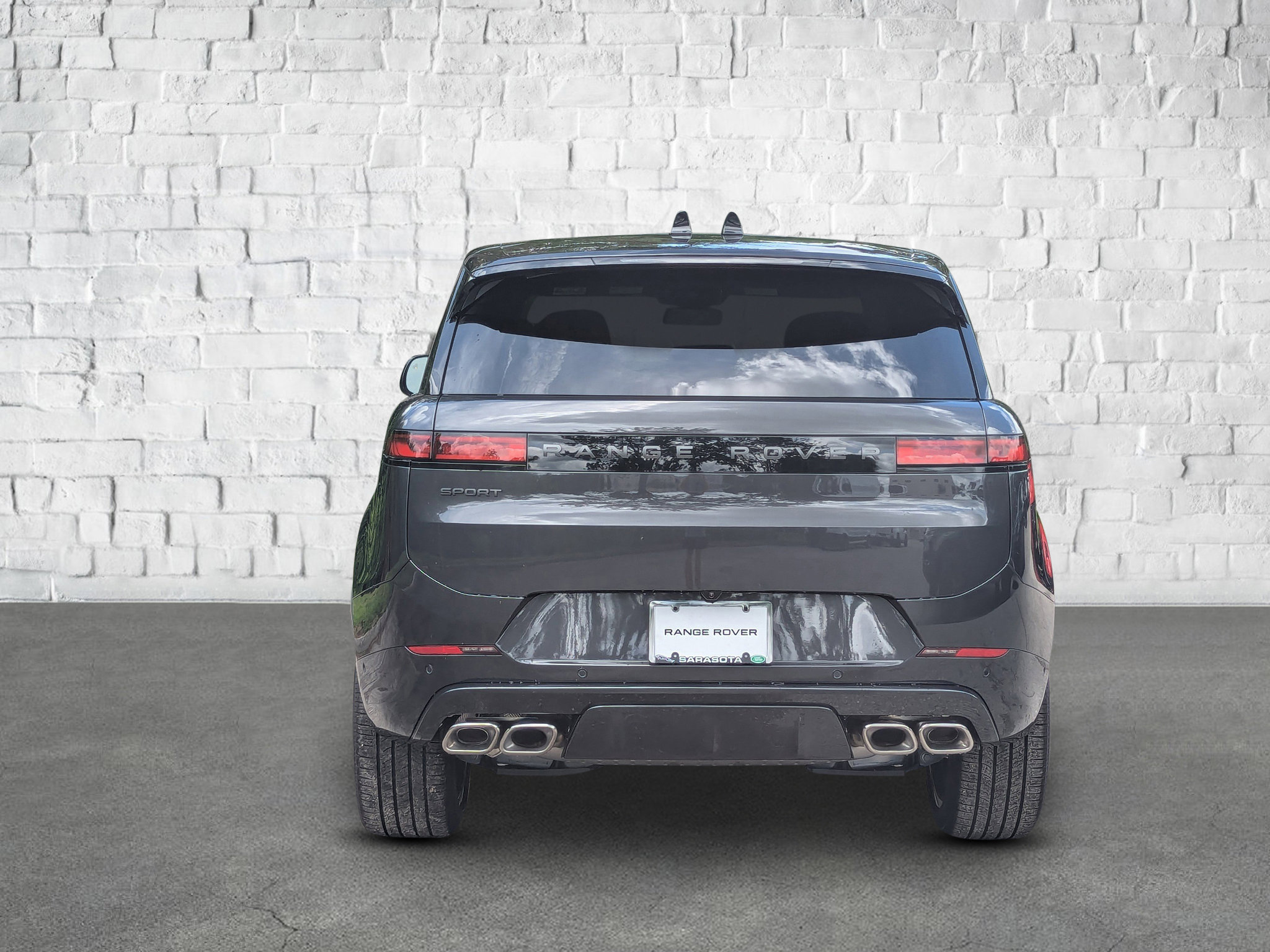 2025 Land Rover Range Rover Sport SE photo 4